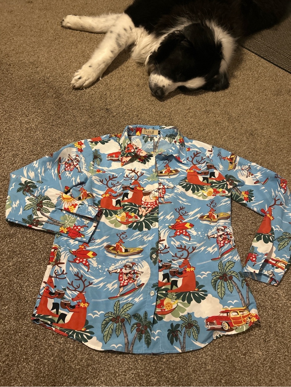 SSLR Women’s Medium Hawaiian Christmas Surfing Santa Reindeer Tropical shirt